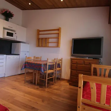Cosy Pour 4 A L'alpe D'huez, Proche Pistes Et Commerces, Balcon Sud, Casier A Skis. - Fr-1-405-117 Apartment